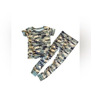 Old Navy Green Camo Kids Pajama Set